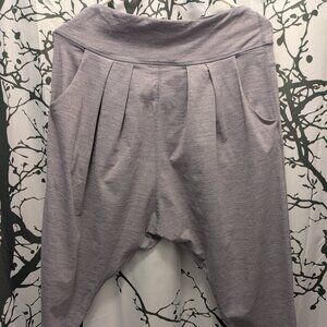 Lululemon Athletica Happy Hatha Crop Heathered Grey Fossil Pull-On Harem Pants